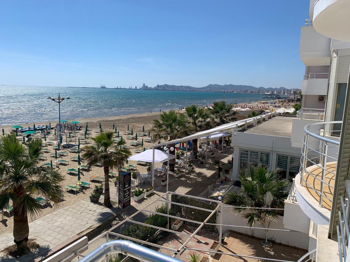 Wave Beachfront Apartments Дуррес Екстер'єр фото