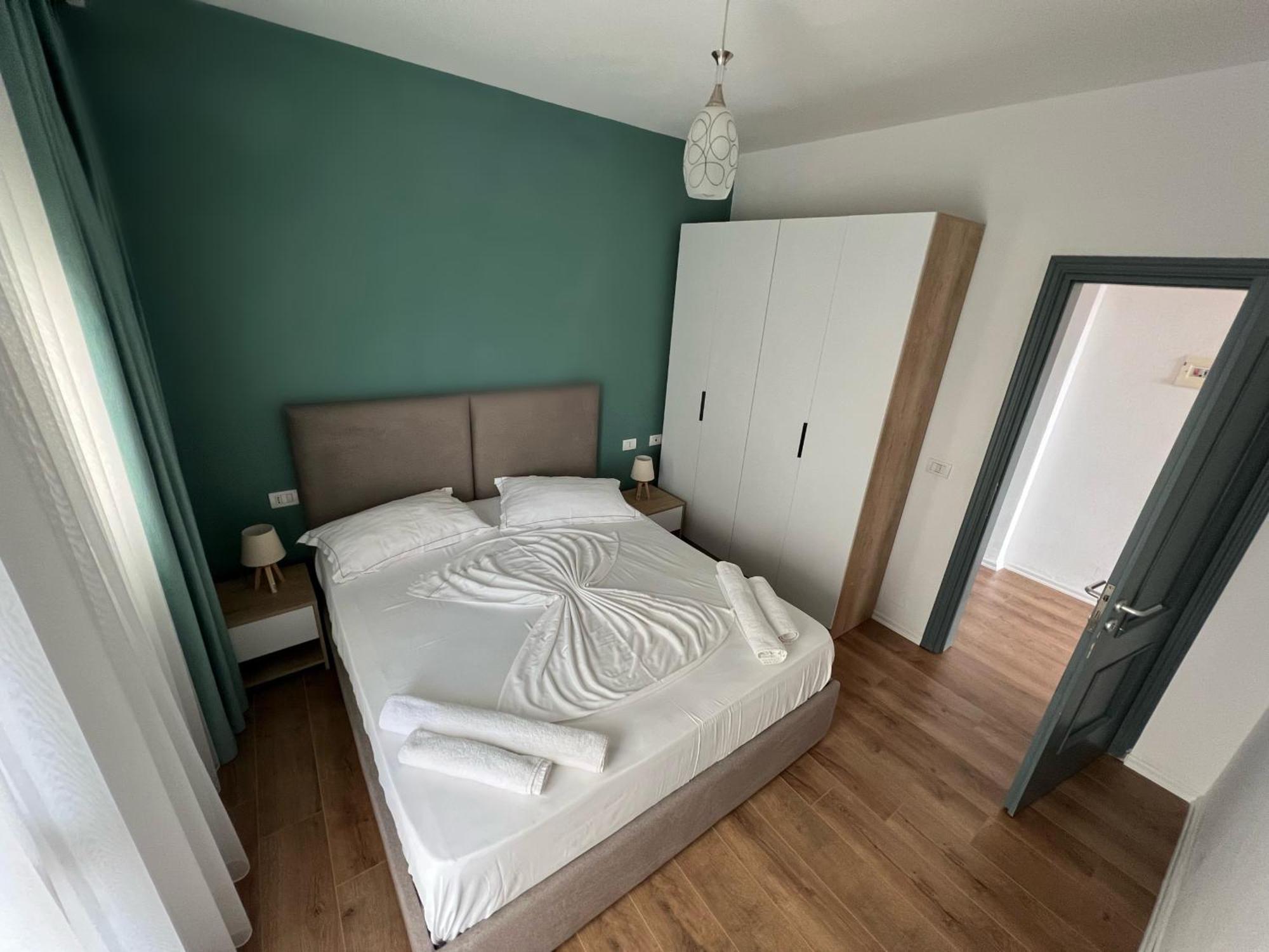 Wave Beachfront Apartments Дуррес Екстер'єр фото
