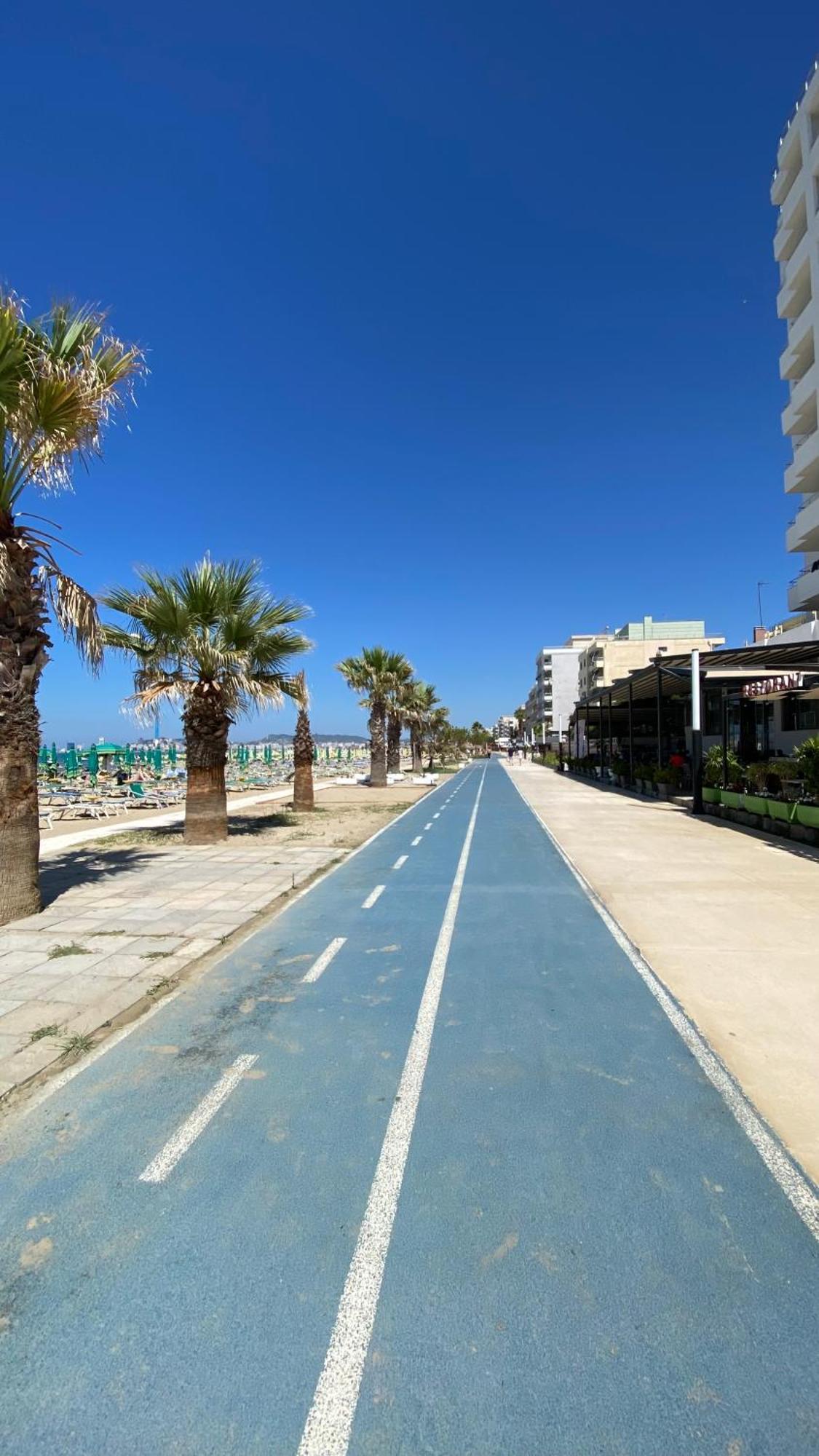 Wave Beachfront Apartments Дуррес Екстер'єр фото